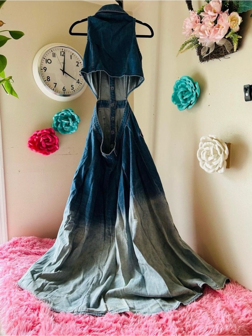 Sleeveless Denim Maxi Dress with Gradient Hem - Blue - Picture 2 of 7